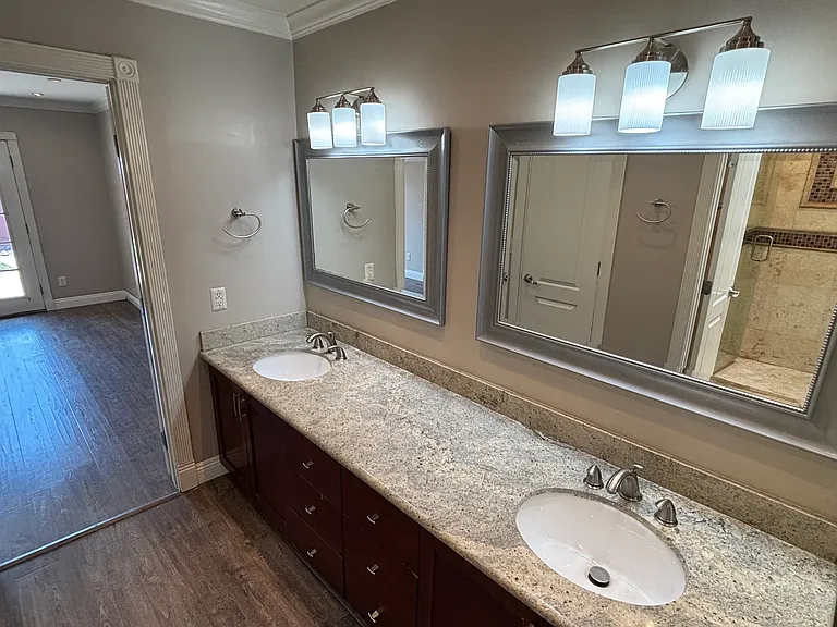 2529 E Bluefield Ave — Photo 13