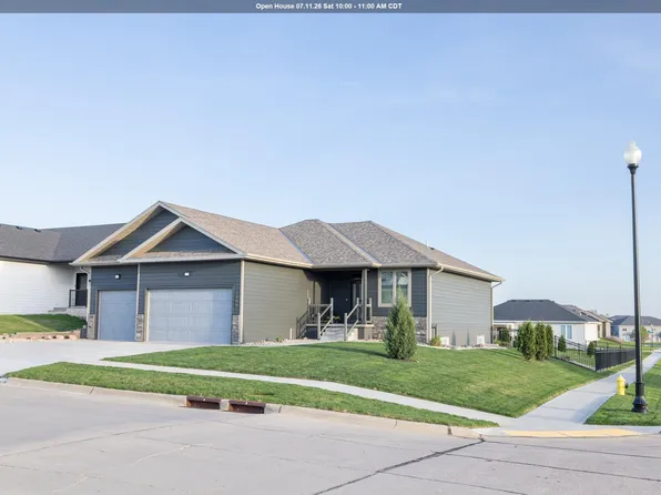 6800 Brookside Dr, Sioux City, IA 51106