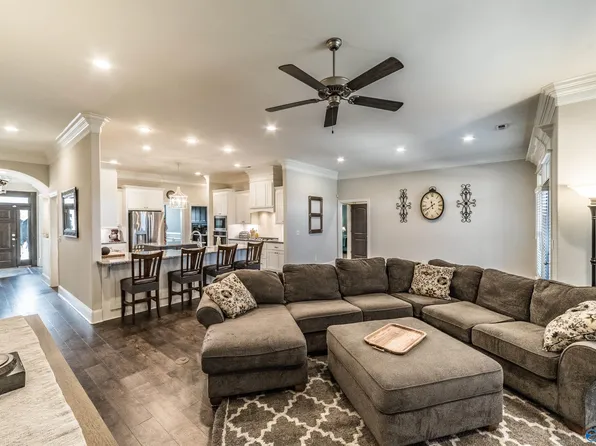 3014 Chimney Cove Cir, Brownsboro, AL 35741