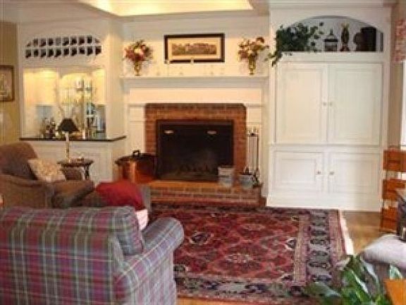 5th image of 25 Pine Crest Dr