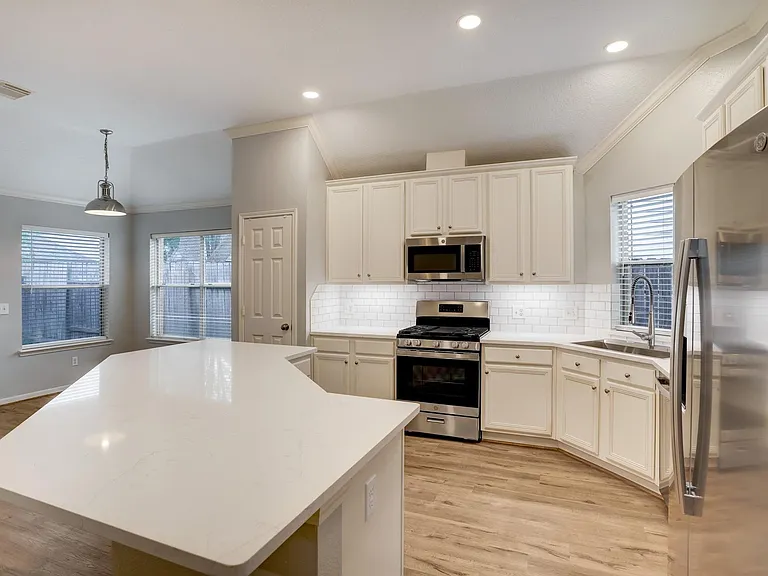 9311 Cabin Creek Dr — Photo 8