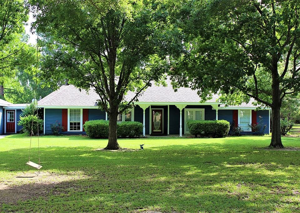 1st image of 3011 N Saddlebrook Ln