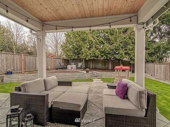 5th image of 426 S 187th Ln