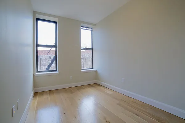 Rented by Prime Square Realty | media 42