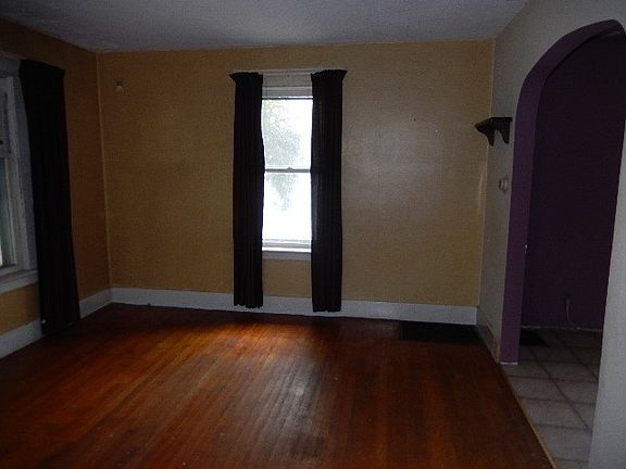 4th image of 2705 Pennsylvania Ave