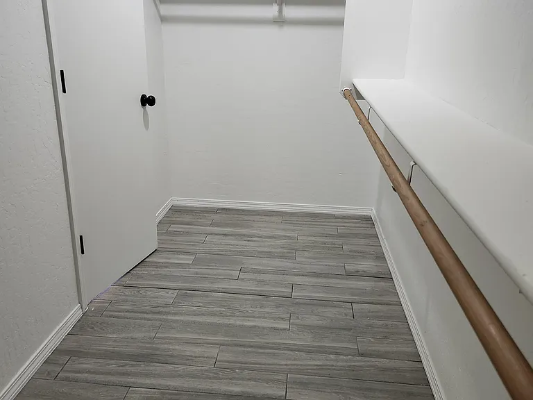 1512 E La Salle St — Photo 28