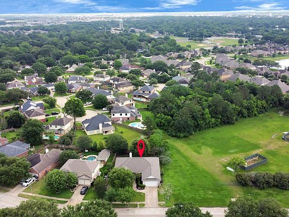 4th image of 6025 Fawnlake Dr