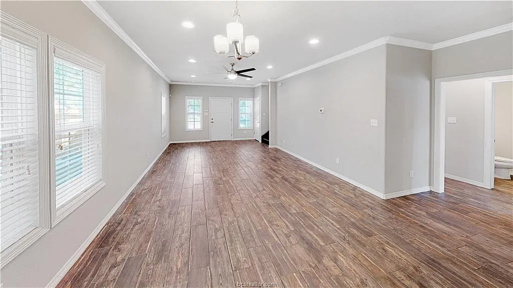 5 bed, 5.5 bath, 2192 sqft, $4,400 — Photo 3