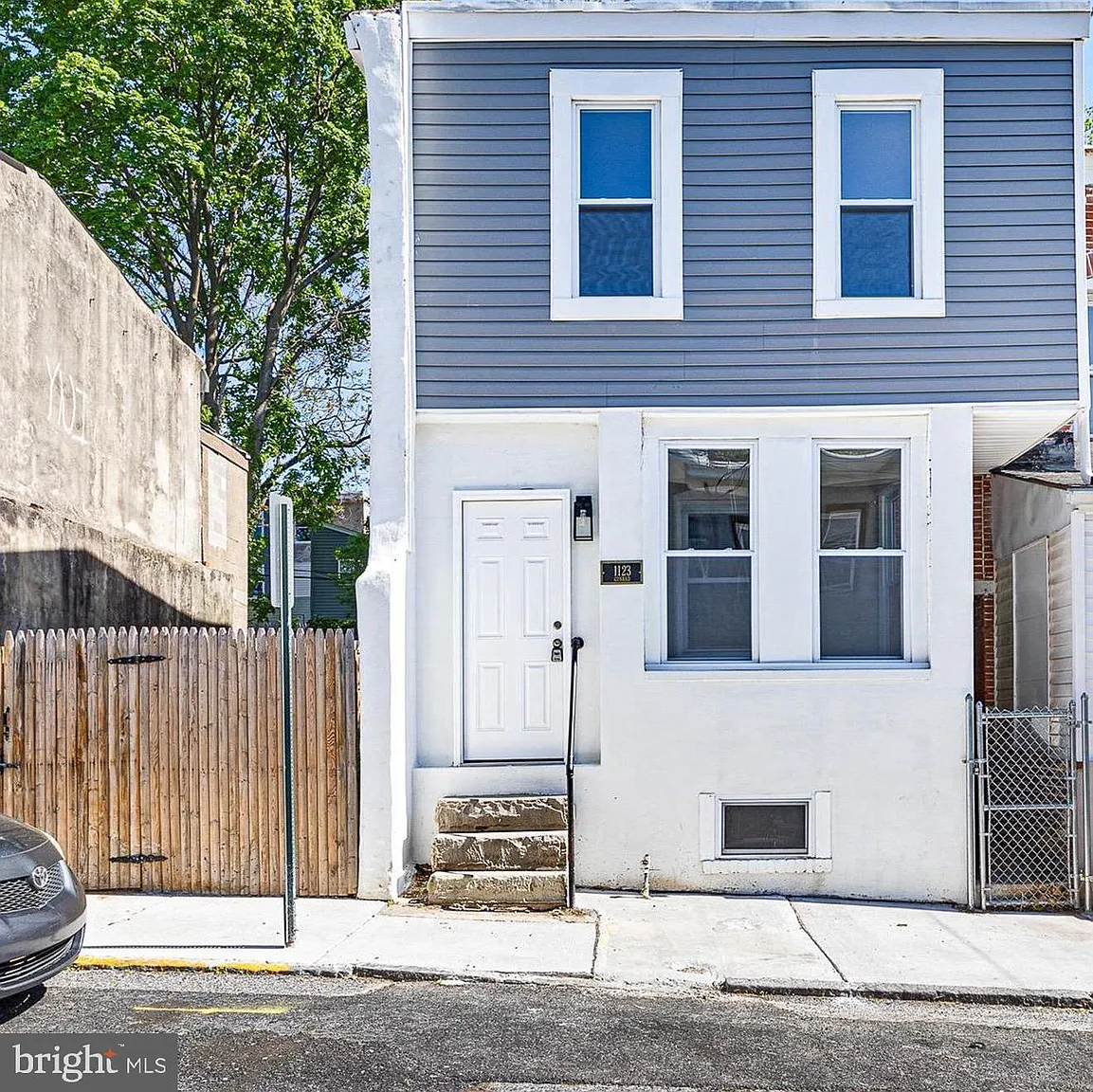 1123 Conrad St photo 1