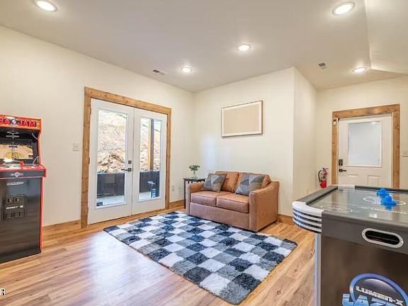 4th image of 717 Bullwinkle Way Lot 4