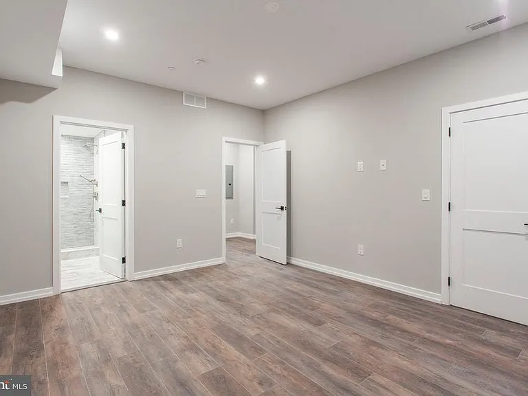 1619 Bainbridge St #1 — Photo 16