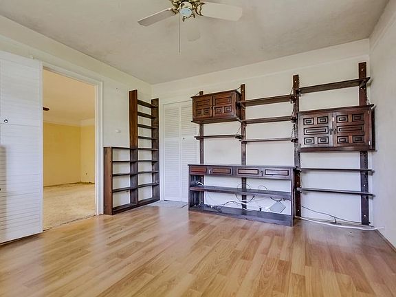 4th image of 4621-23 Marlborough Dr