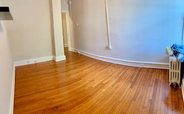 3 bed, 830 sqft, $2,015 — Photo 3