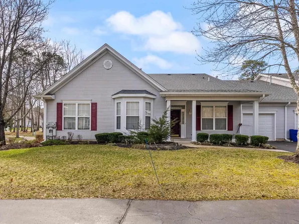 121 Dover Ct, Absecon, NJ 08205