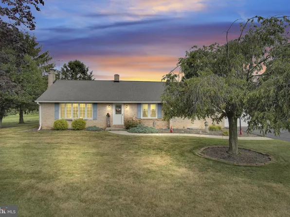 2382 Stoverstown Rd, Spring Grove, PA 17362
