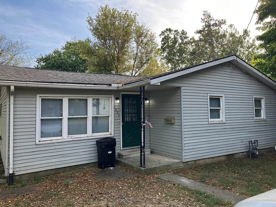 1021 Oak Grove Ave
