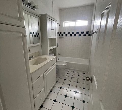 5th image of 1614 Cypress Ave #1