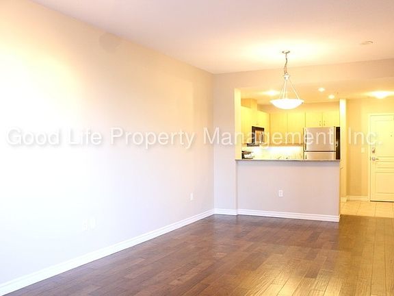 4th image of 300 W Beech St Unit 307