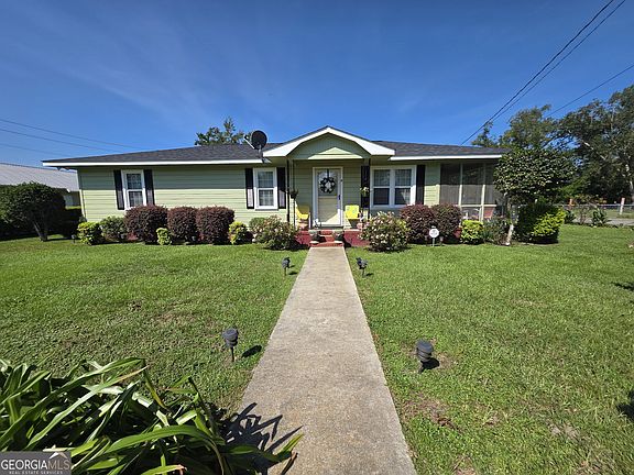 2nd image of 9 Pecan Dr