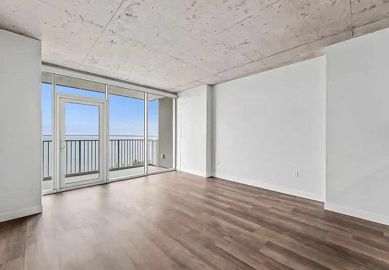 The Lakeview Residences at 333 — Photo 7