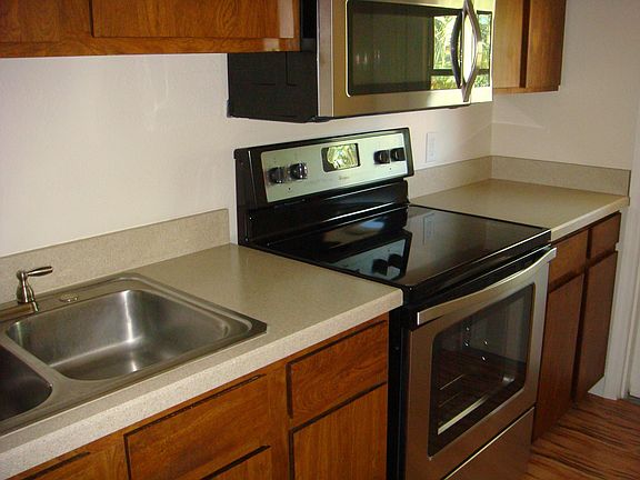 3rd image of 302 E Lincoln Ave #13