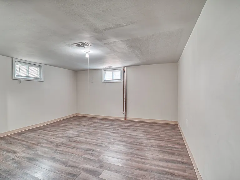 1139 Miller Ave — Photo 26