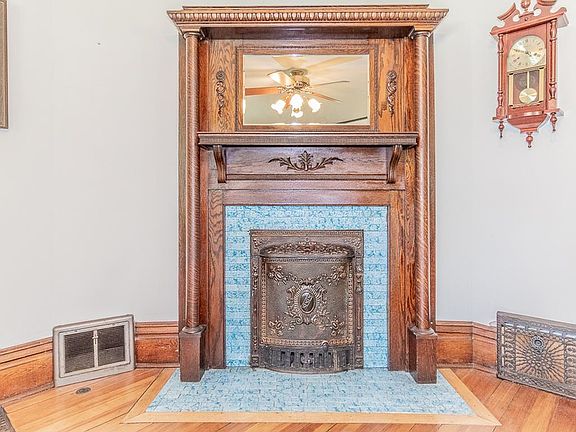5th image of 609 Union St