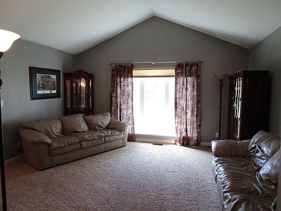 5th image of 807 SW Cohasset Dr
