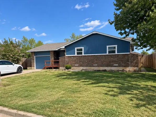 142 SW 69th St, Lawton, OK 73505
