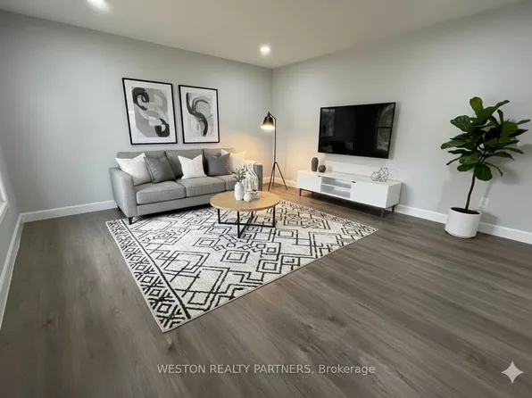 515 Queen Victoria Dr #106, Hamilton, ON L8W 1M9