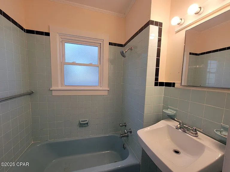 131 Allen Ave — Photo 10