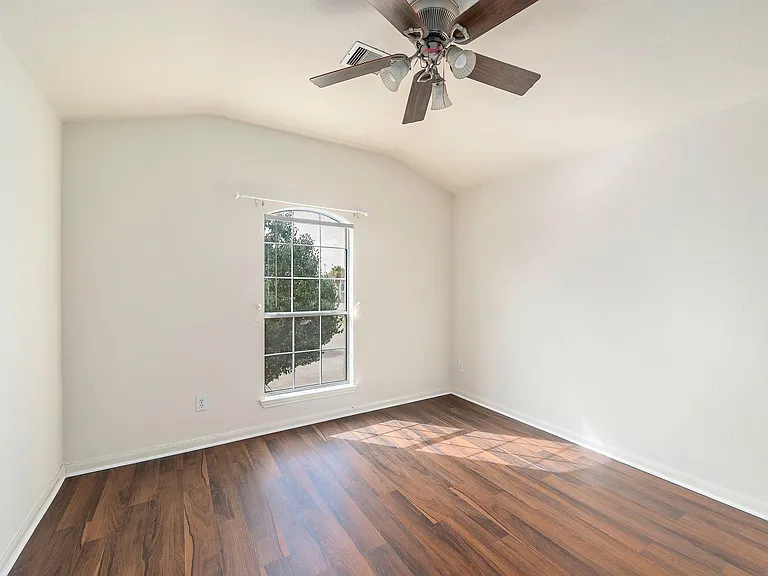 10003 Lynette Falls Dr — Photo 31
