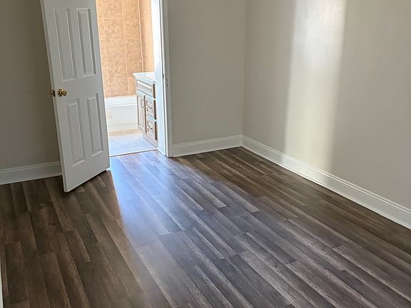 5th image of 513 Lamont St NW