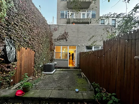 Rented by MySpaceNYC | media 3
