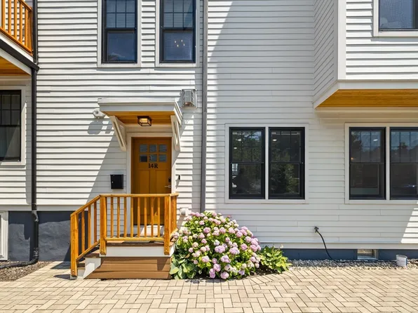 14 14r Gln, Somerville, MA 02145
