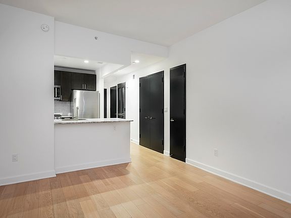 4th image of 21 W End Ave APT 2013