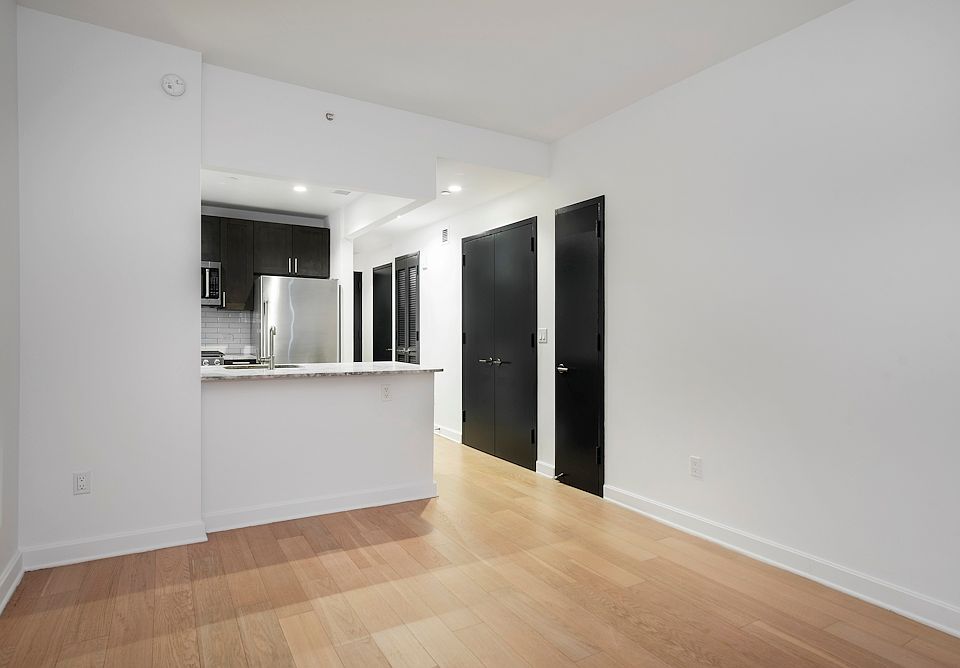 1st image of 21 W End Ave APT 1112