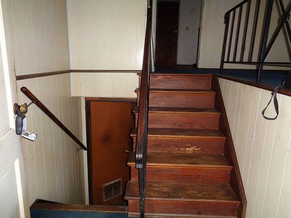 2nd image of 2202 Peachtree St