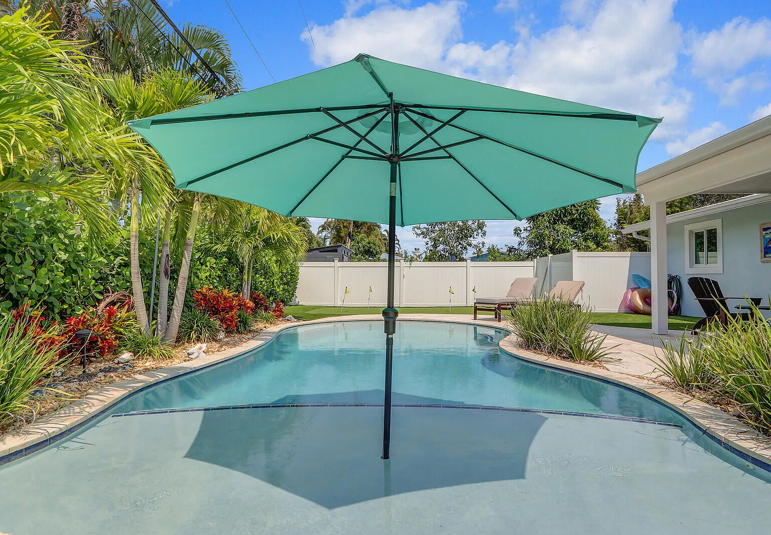 3 bed, 2.5 bath, 1560 sqft, $6,200 — Photo 1