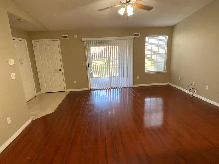5028 Park Central Dr #2128 — Photo 4