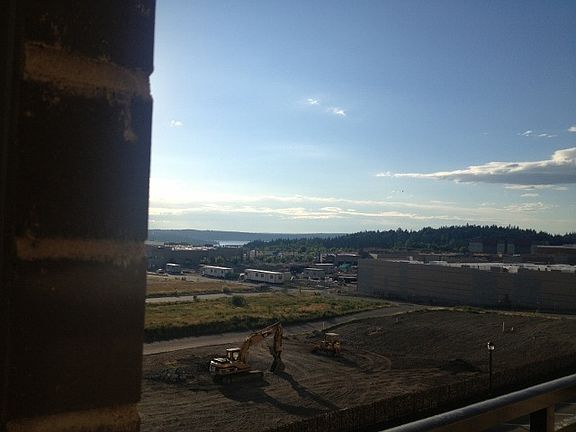 5th image of 1050 10th Ave NE Unit 411