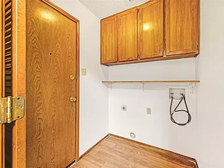 810 Castleview Dr — Photo 19