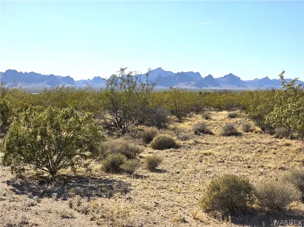 0 S Manzanita Rd, Golden Valley, AZ 86413