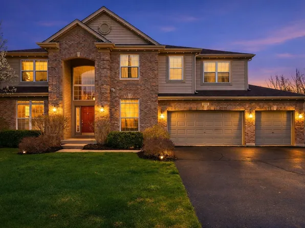 1181 Silver Lake Ct, Hampshire, IL 60140