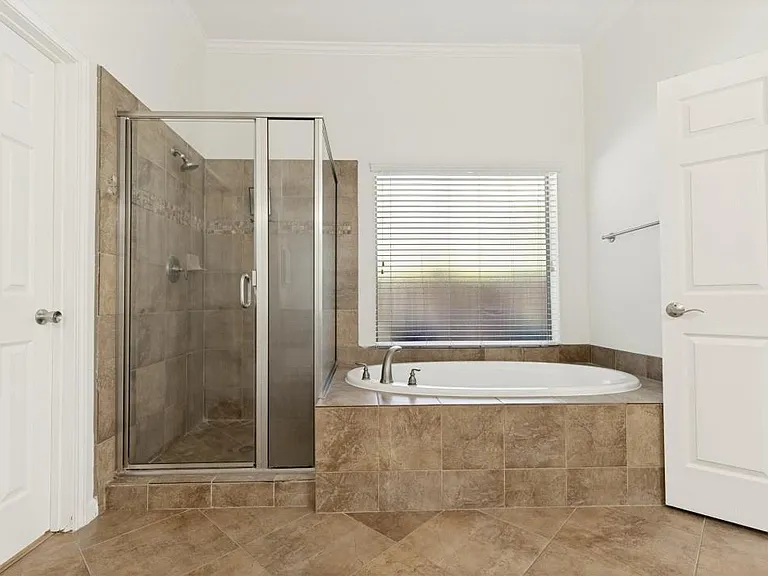 9318 Rainbluff Ln — Photo 14