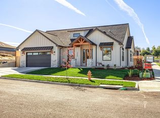 3049 Umpqua Dr, Medford, OR 97504