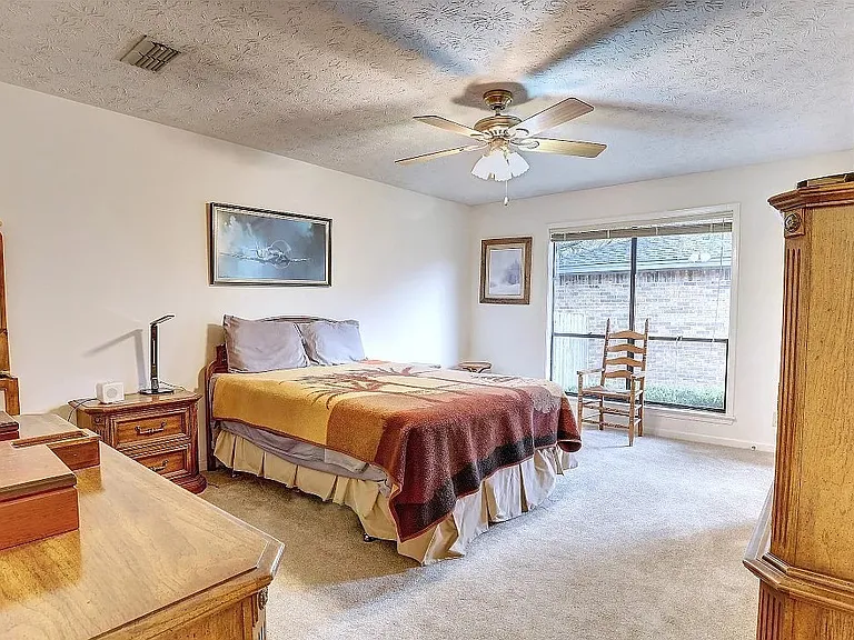 1520 Katrina Pl — Photo 5