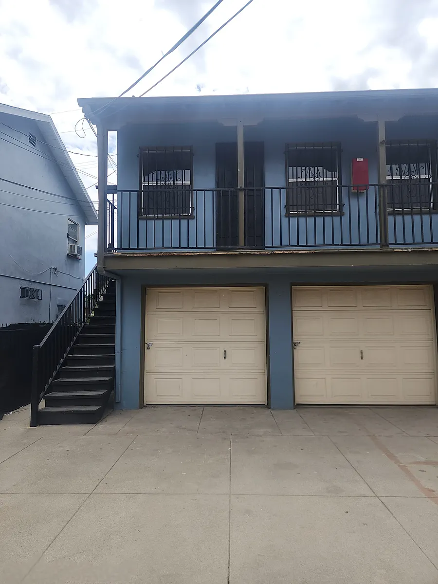 Porch - 644 W 40th Pl