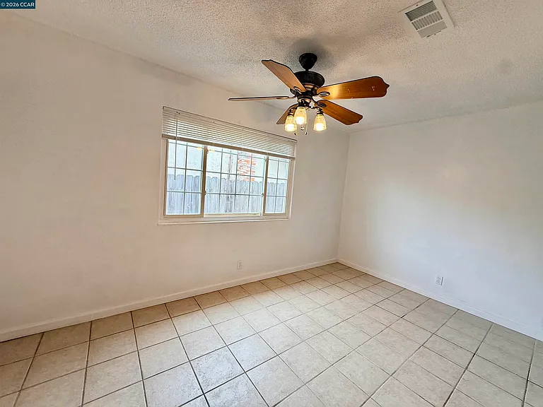 15 Lena Dr — Photo 5
