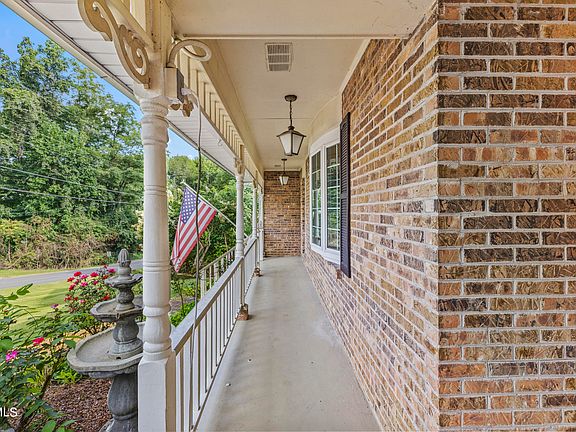 5th image of 111 Vanderbilt Dr
